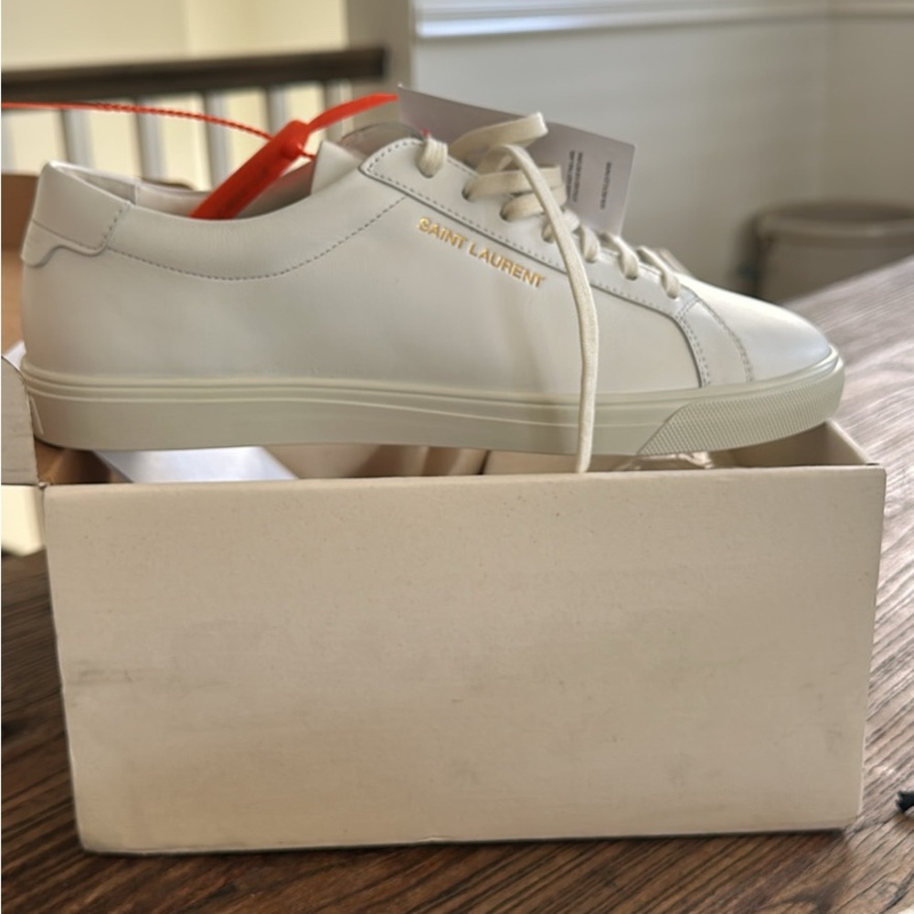 Saint Laurent Sneakers. Andy low top. NEW.